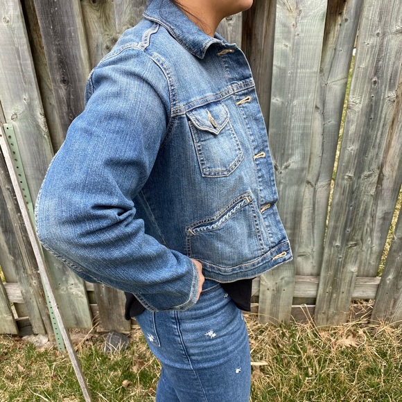 Gap Cropped Jean Jacket like new - Picture 5 of 5